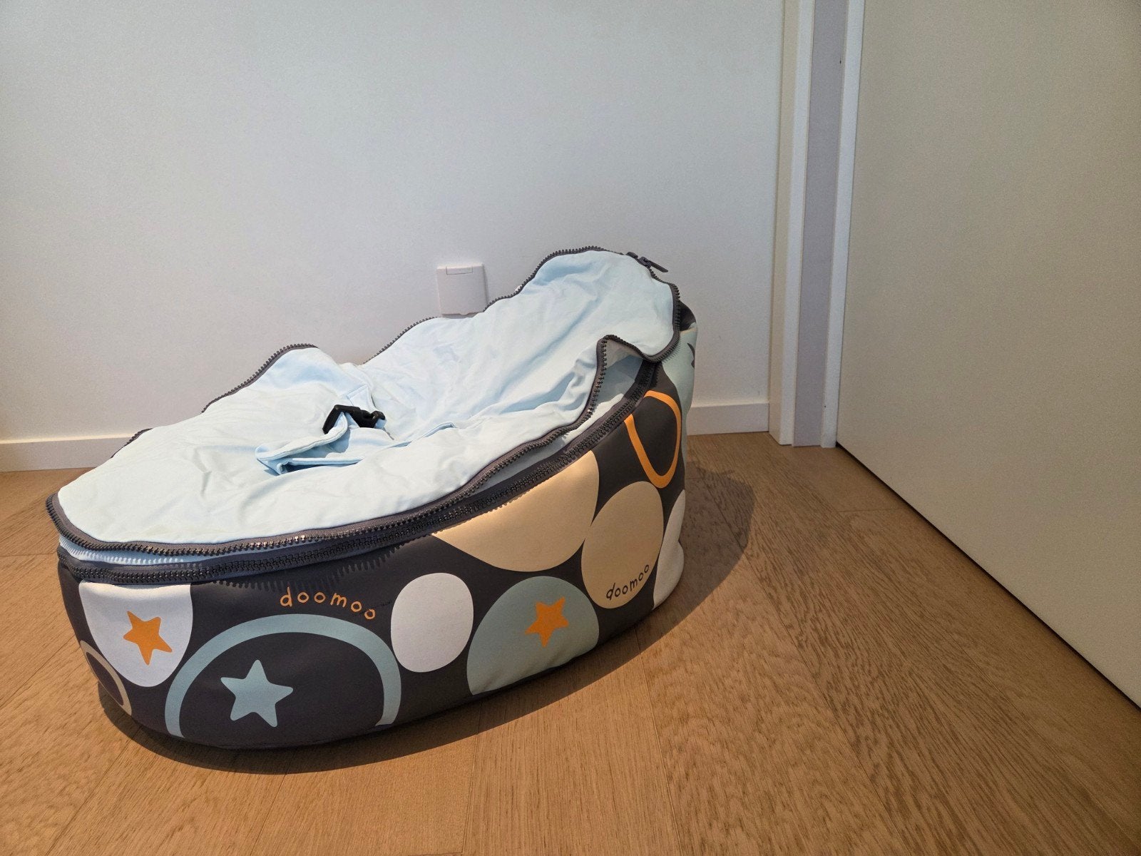 Domoo zitzak voor baby's en peuters, Enfants & Bébés, Porte-bébés & Écharpe porte bébé, Enlèvement, Comme neuf, Autres types, Autres marques