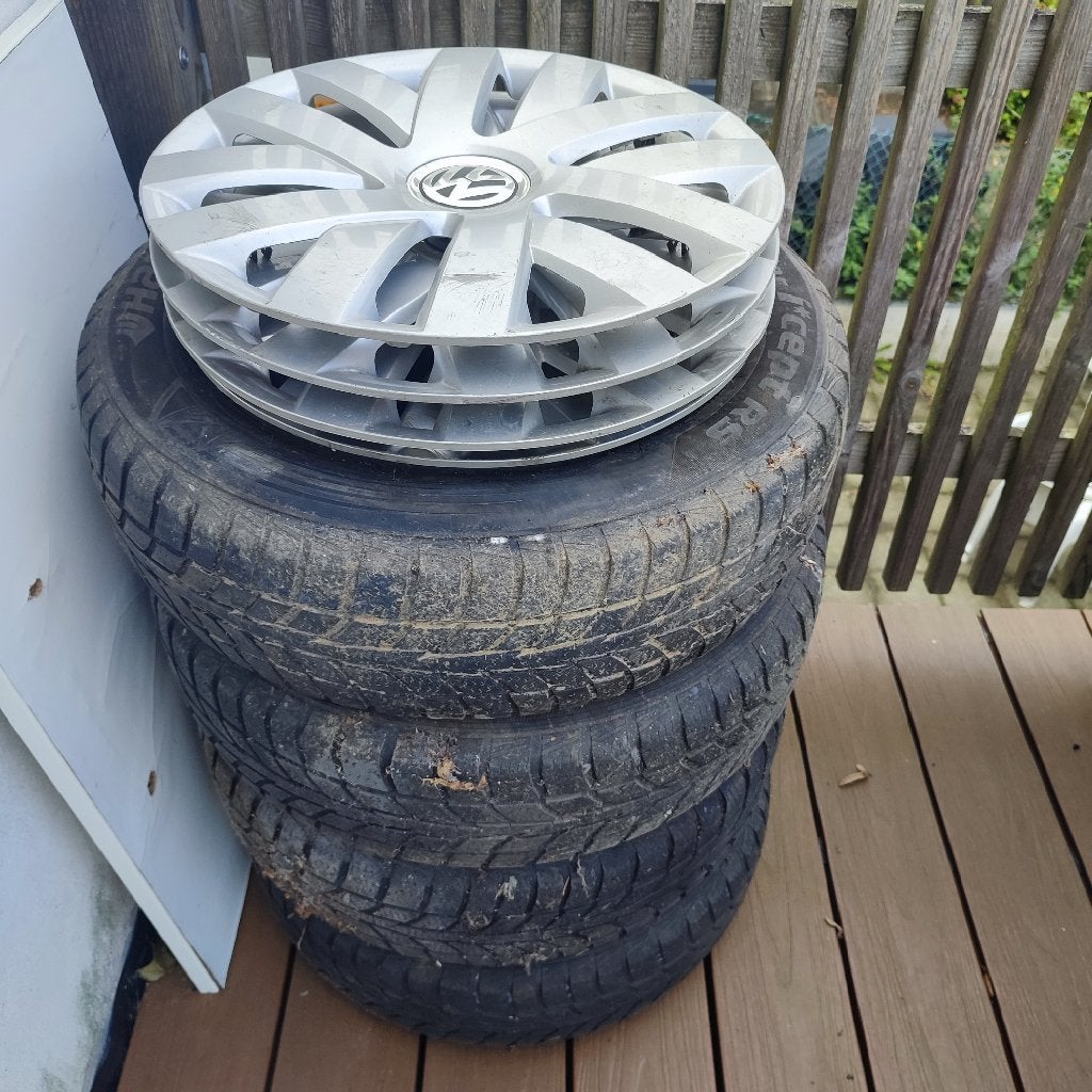 4 Pneus hiver 165/70/R14 et jantes toles VW Caddy, Autos : Pièces & Accessoires, 14 pouces, Pneus et Jantes, Pneus hiver, Véhicule de tourisme