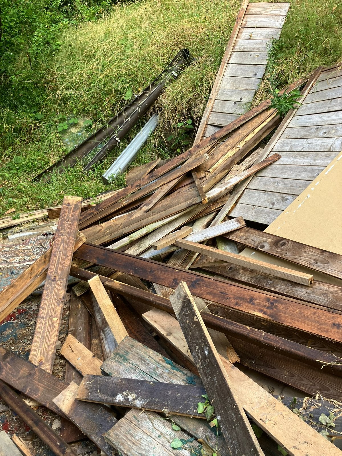 Bois à brûler à donner, Enlèvement