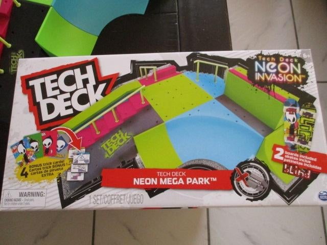 Tech Deck Neon Mega Park, Verzenden, Gebruikt, Jongen of Meisje
