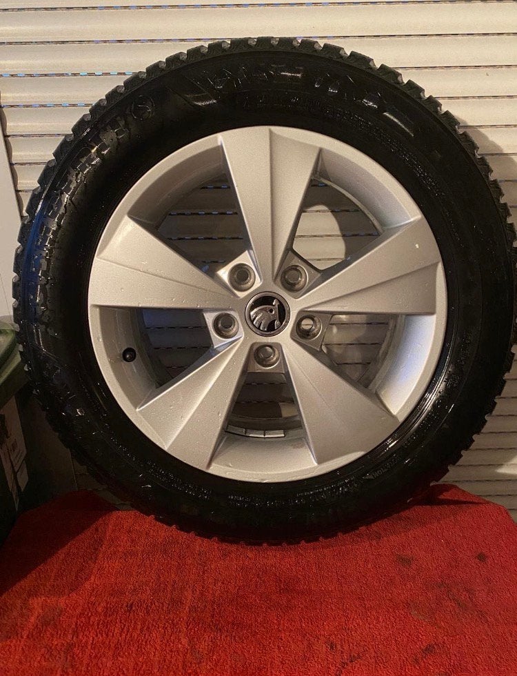 Skoda / Volkswagen winterbanden  Dot  33/24 2024 zgan, Ophalen of Verzenden, 16 inch, 205 mm