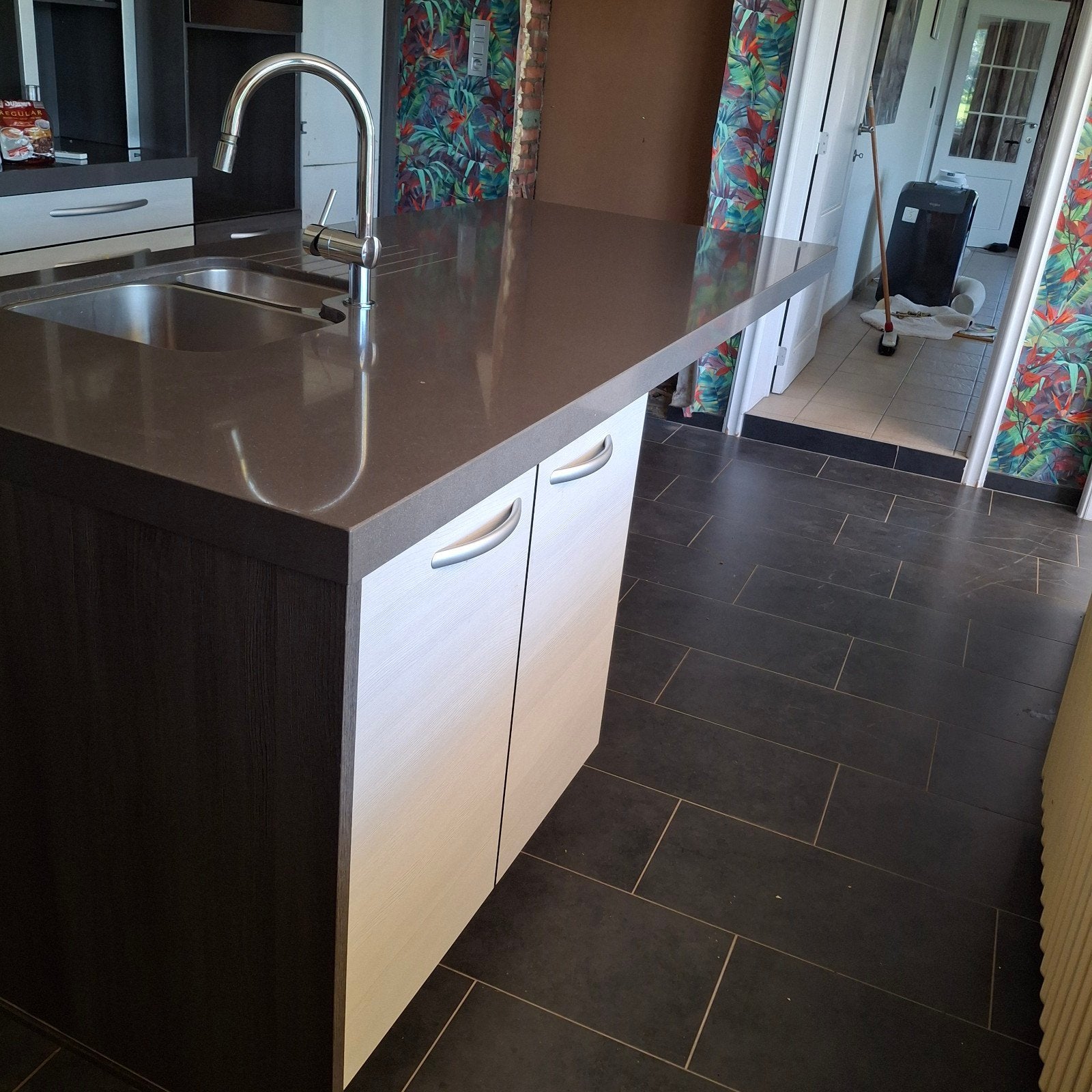 keikeneiland 2.30 op 1m + inox spoelbak, Ophalen
