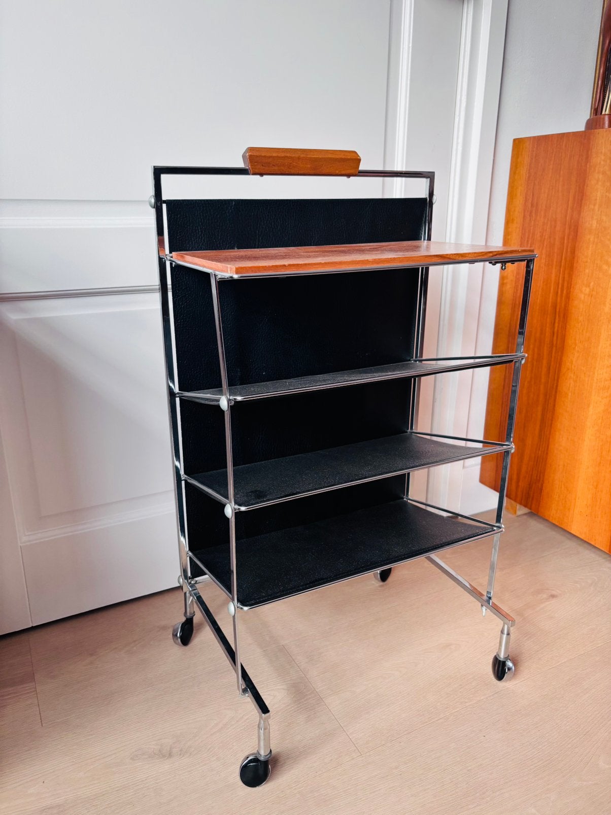 Vintage Voss Design tijdschriftenhouder of lectuurbak, Huis en Inrichting, Lectuurbak, Ophalen, Zo goed als nieuw, Mid-century modern