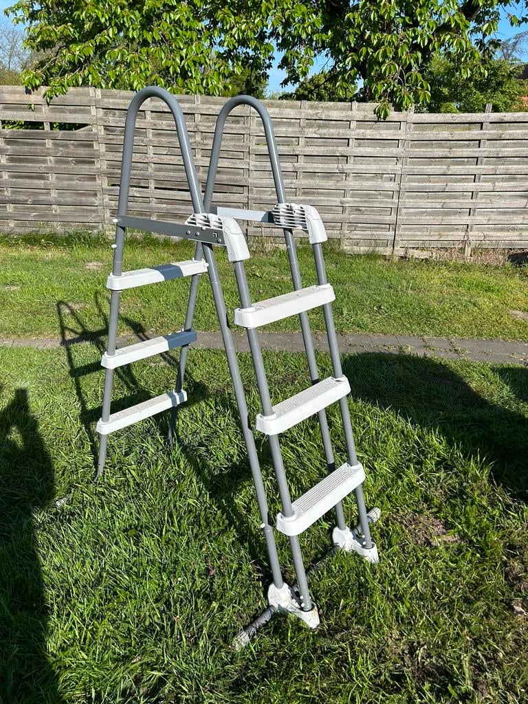 Ladder zwembad, Tuin en Terras, Ophalen, Zo goed als nieuw, Ladder