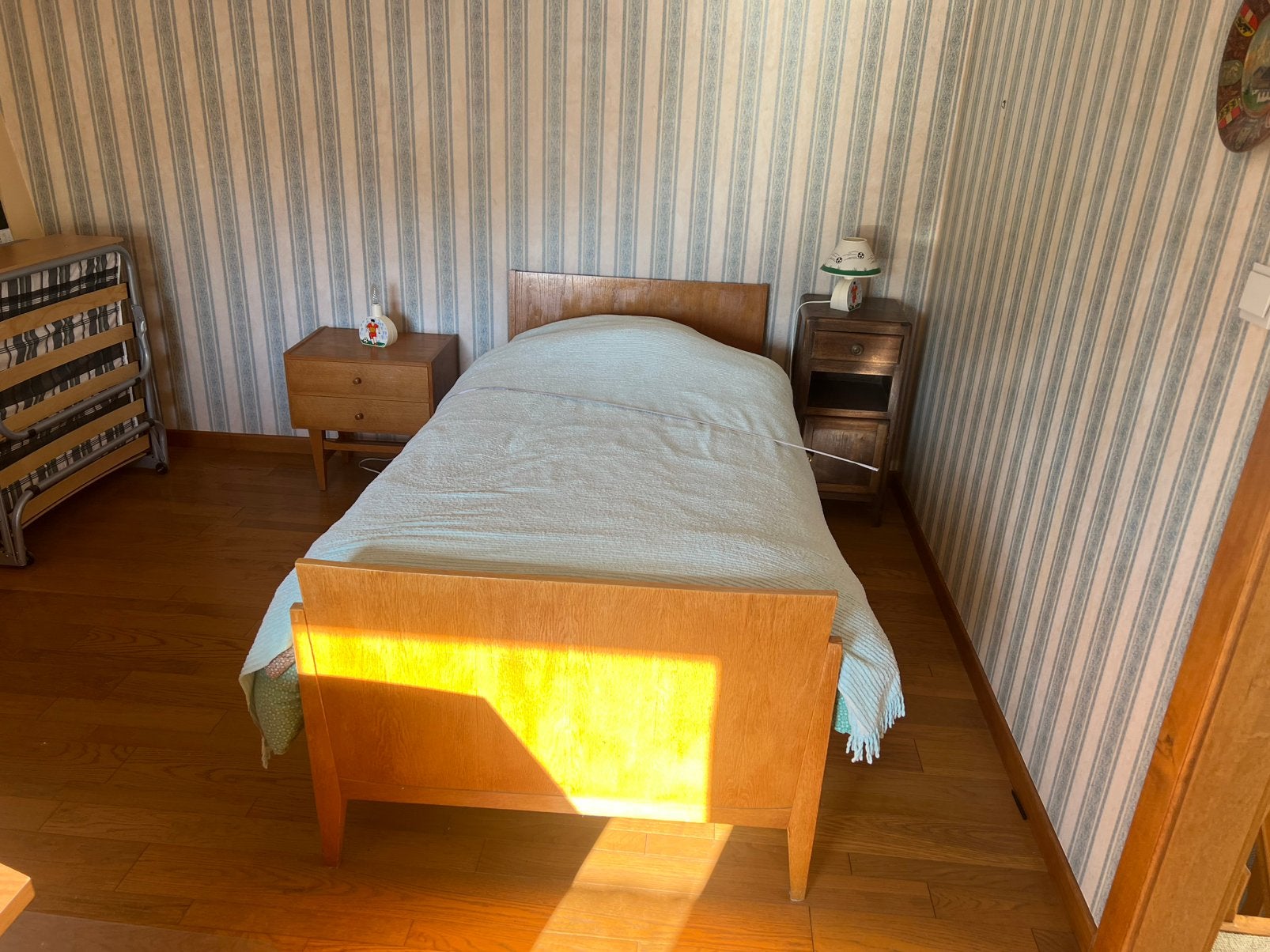 Lit simple 90 cm en chêne clair, style vintage années 50-60, Enlèvement