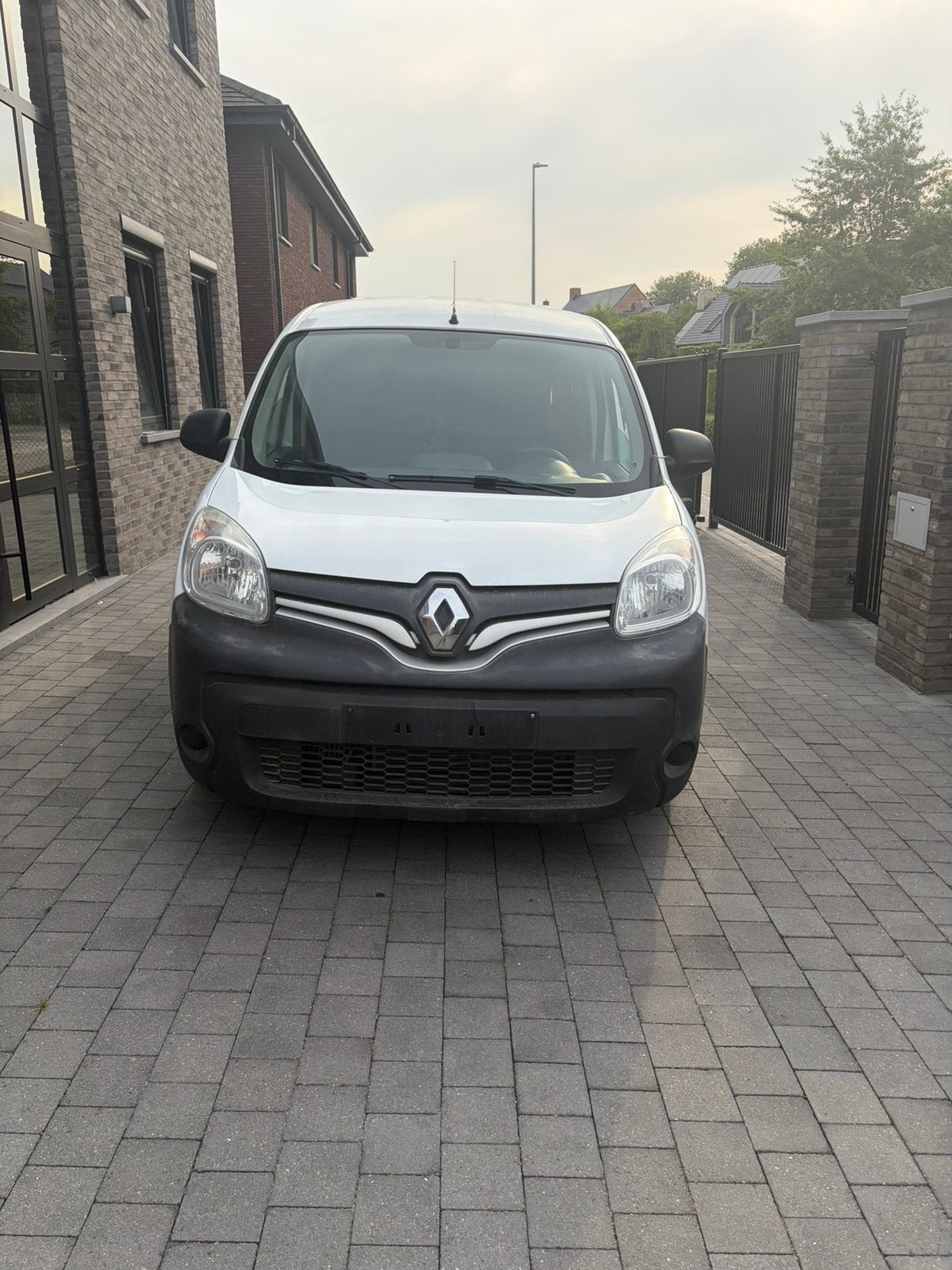 Renault kangoo 1.5dci blanco gekeurd euro 6b, Auto's, Bestelwagens en Lichte vracht, Voorwielaandrijving, Stof, Euro 6, Renault