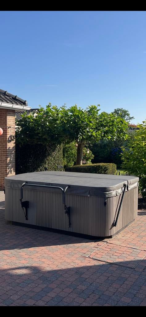 Hotspring jacuzzi spa triumph, Tuin en Terras, Bubbelbaden en Hottubs, Gebruikt, Vast, Ophalen