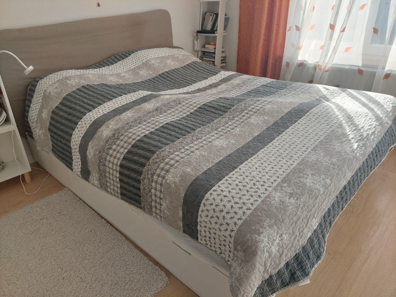 Lit IKEA MALM avec tête de lit et tiroirs à vendre, Maison & Meubles, Accessoires pour la Maison | Plataux & Paniers, Enlèvement