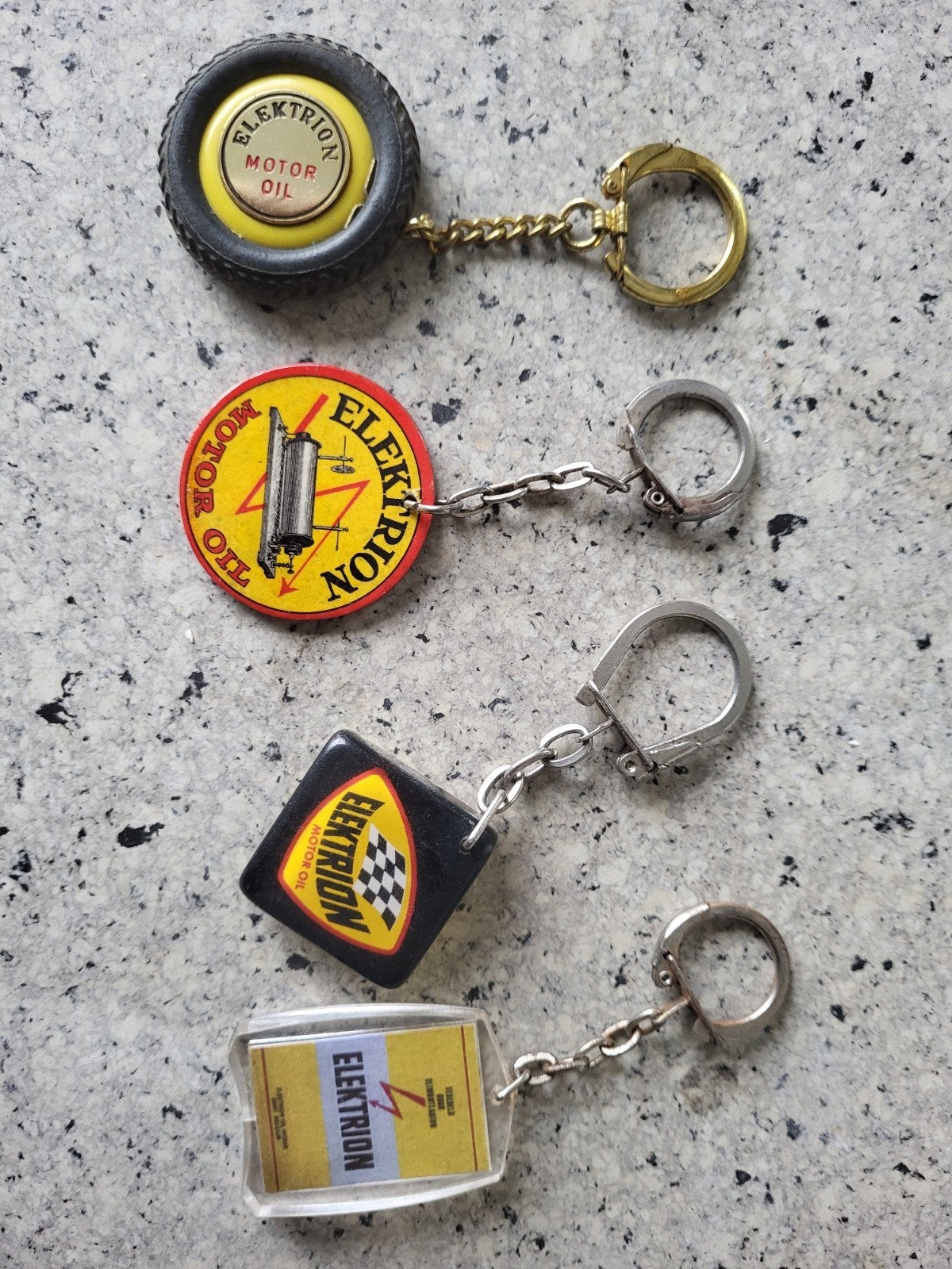 GEZOCHT Elektrion motor oil sleutelhanger of andere items, Verzamelen, Ophalen