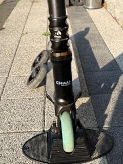 Chilli C8 stuntstep + extra wielen + standaard, Fietsen en Brommers, Steps, Ophalen, Gebruikt