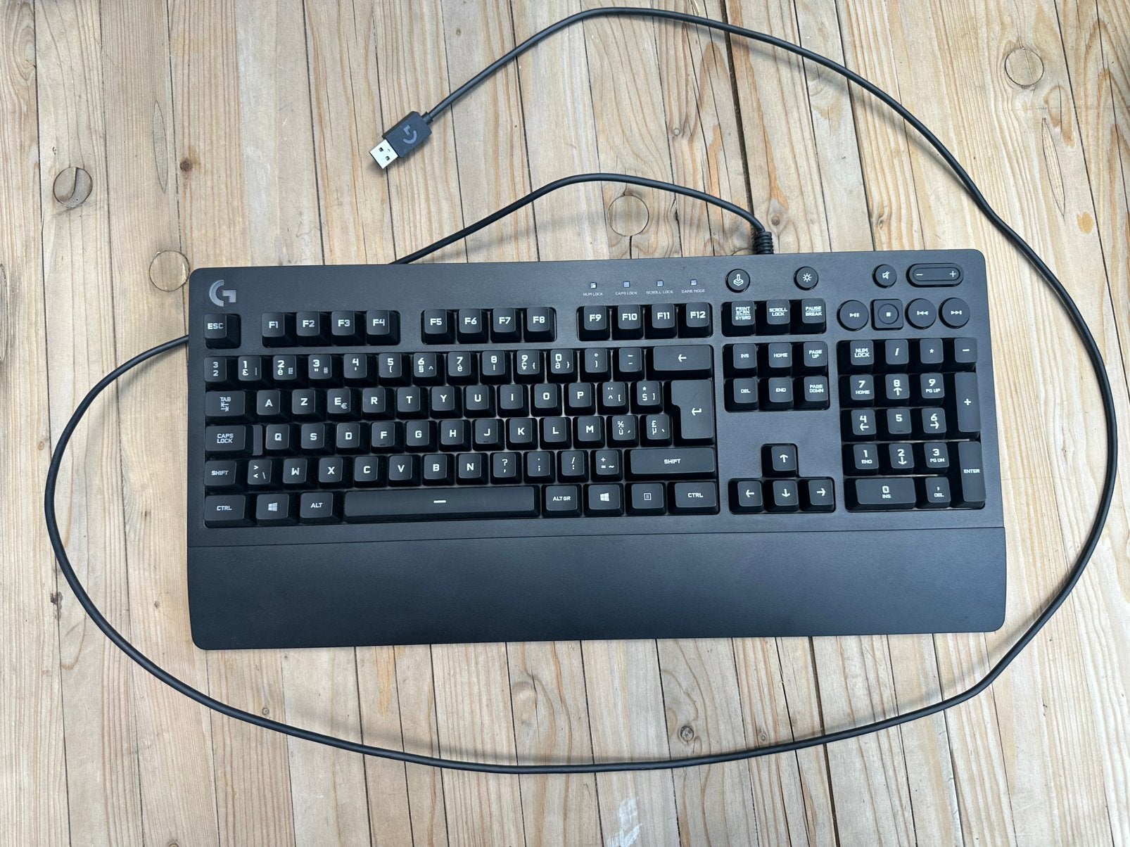 Logitech G213 Prodigy Gaming Keyboard – AZERTY – top staat, Computers en Software, Toetsenborden, Ophalen, Azerty, Zo goed als nieuw