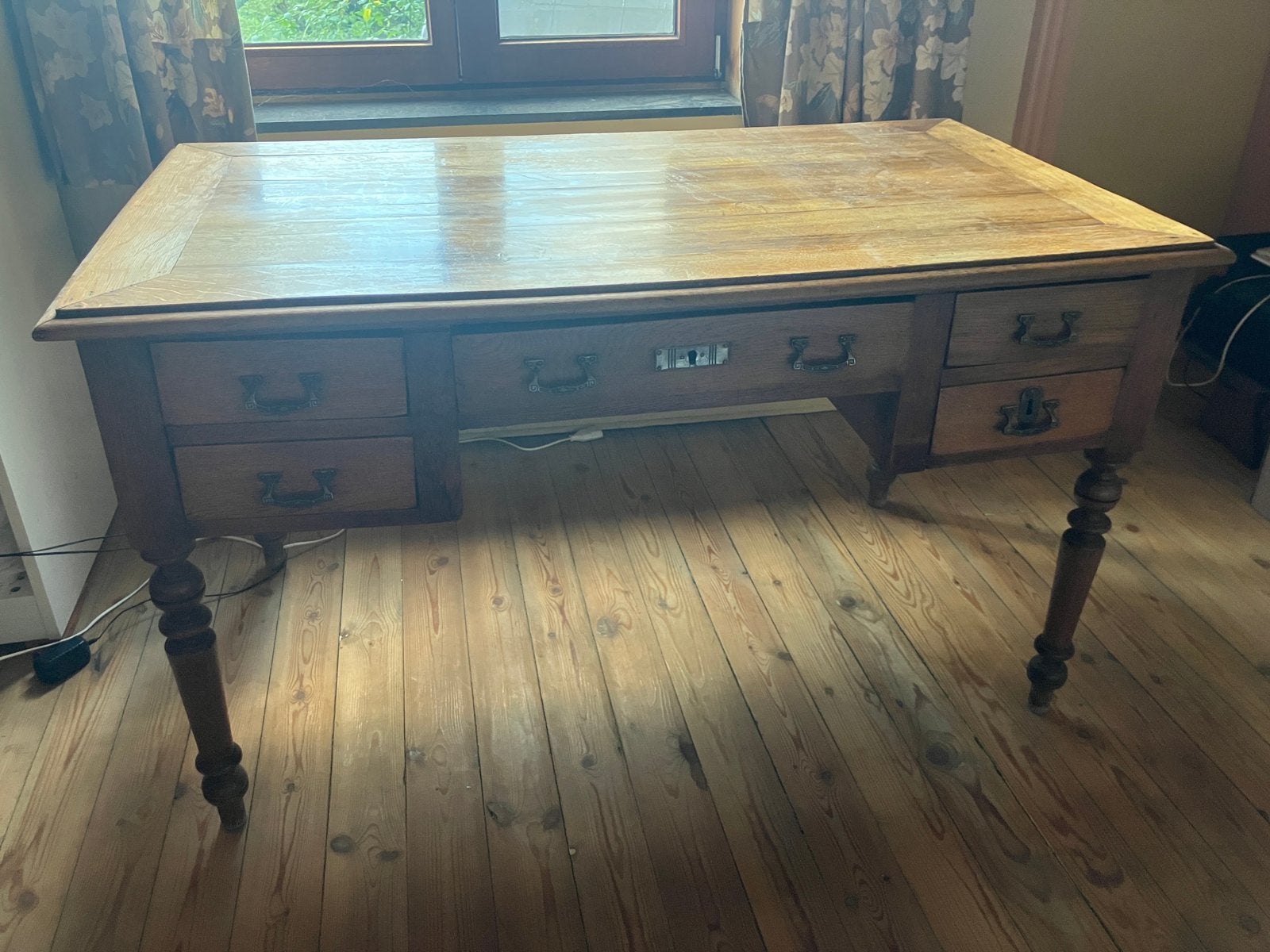Table de bureau ancienne en chêne, Enlèvement