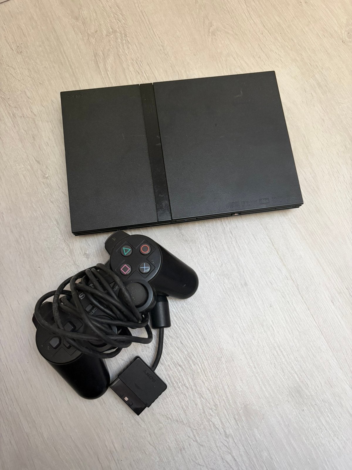 Console et manette PlayStation 2 Slim Vendue en l’état PAL, Consoles de jeu & Jeux vidéo, Avec 1 manette, Ne fonctionne pas, Envoi