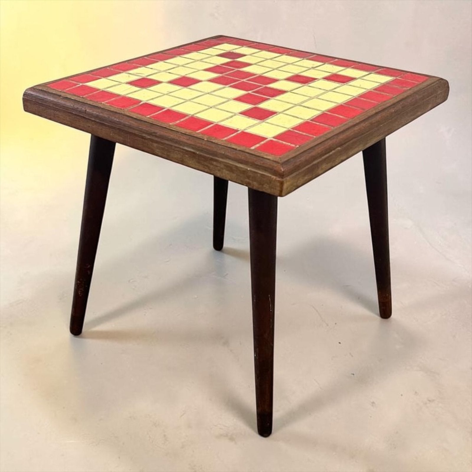 Vintage houten bijzettafel met keramiek / tegeltafeltje, Ophalen