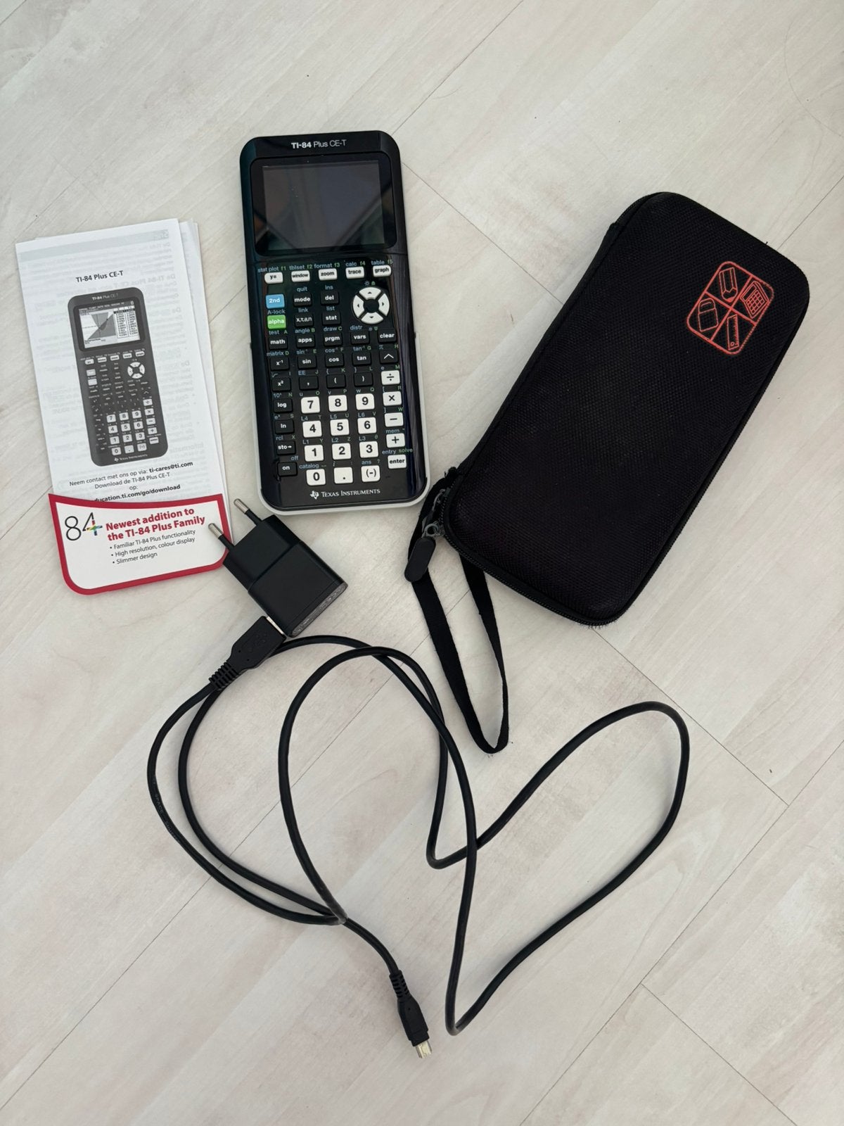 Grafisch rekenmachine TI-84 Plus CE-T, Divers, Calculatrices, Enlèvement ou Envoi, Calculatrices graphique, Utilisé