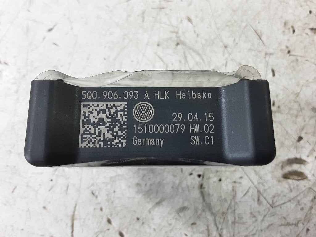 ORDINATEUR POMPE A CARBURANT Golf VII (AUA) (5Q0906093A), Volkswagen, Volkswagen AG, Utilisé, Kundenbetreuung@volkswagen.de
