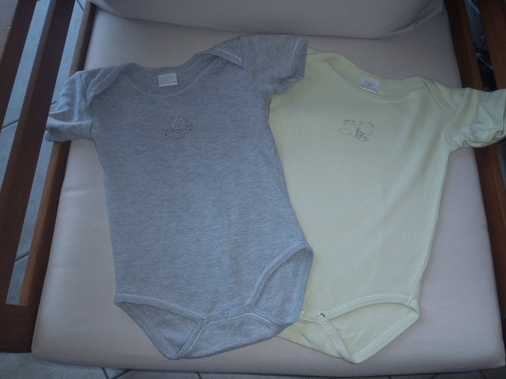 1 lot de 2 body taille 80, Enlèvement ou Envoi, Comme neuf, Garçon, Vêtements de nuit ou Sous-vêtements
