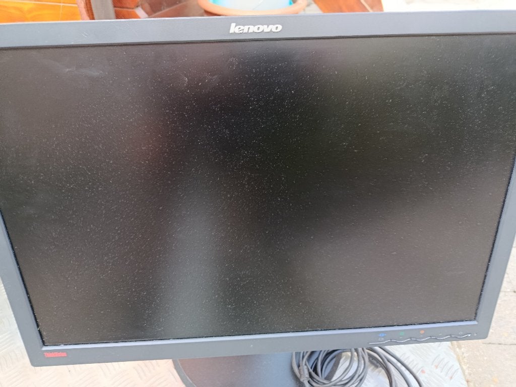 Pc scherm met kabels, Computers en Software, Ophalen, Gebruikt, Onbekend