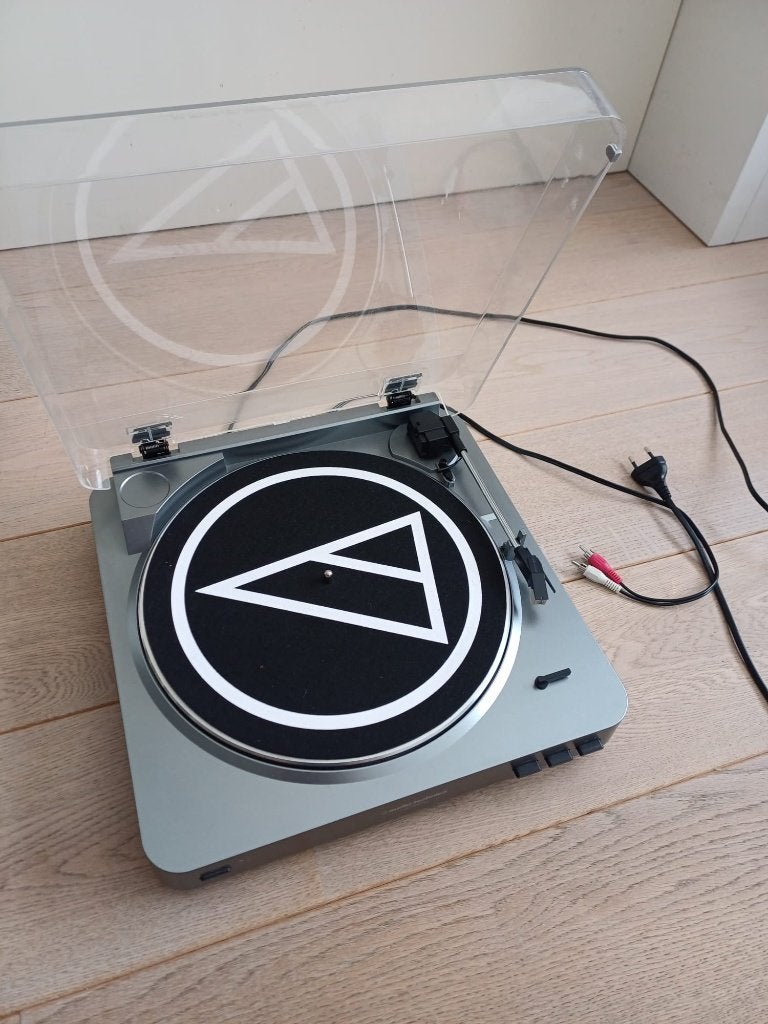 Audio-Technica AT-LP60-USB platenspeler, TV, Hi-fi & Vidéo, Tourne-disques, Autres marques, Tourne-disque, Comme neuf, Enlèvement