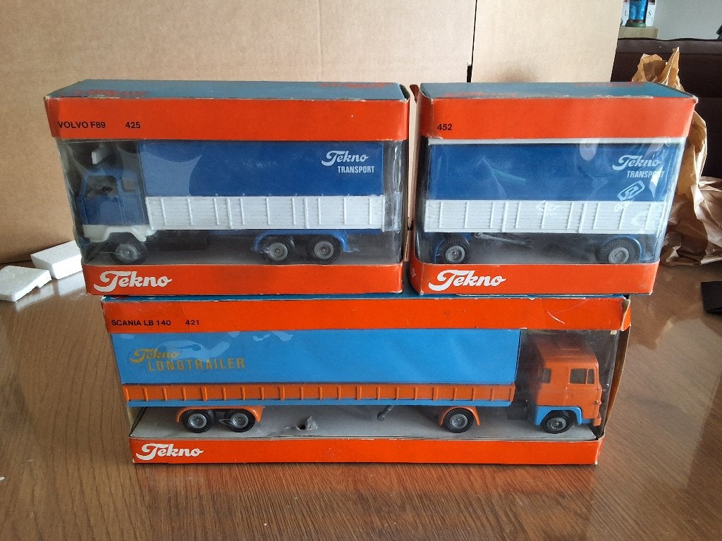 twee vrachtwagens Tekno 1:50, Ophalen of Verzenden, Gebruikt, Bus of Vrachtwagen, Tekno