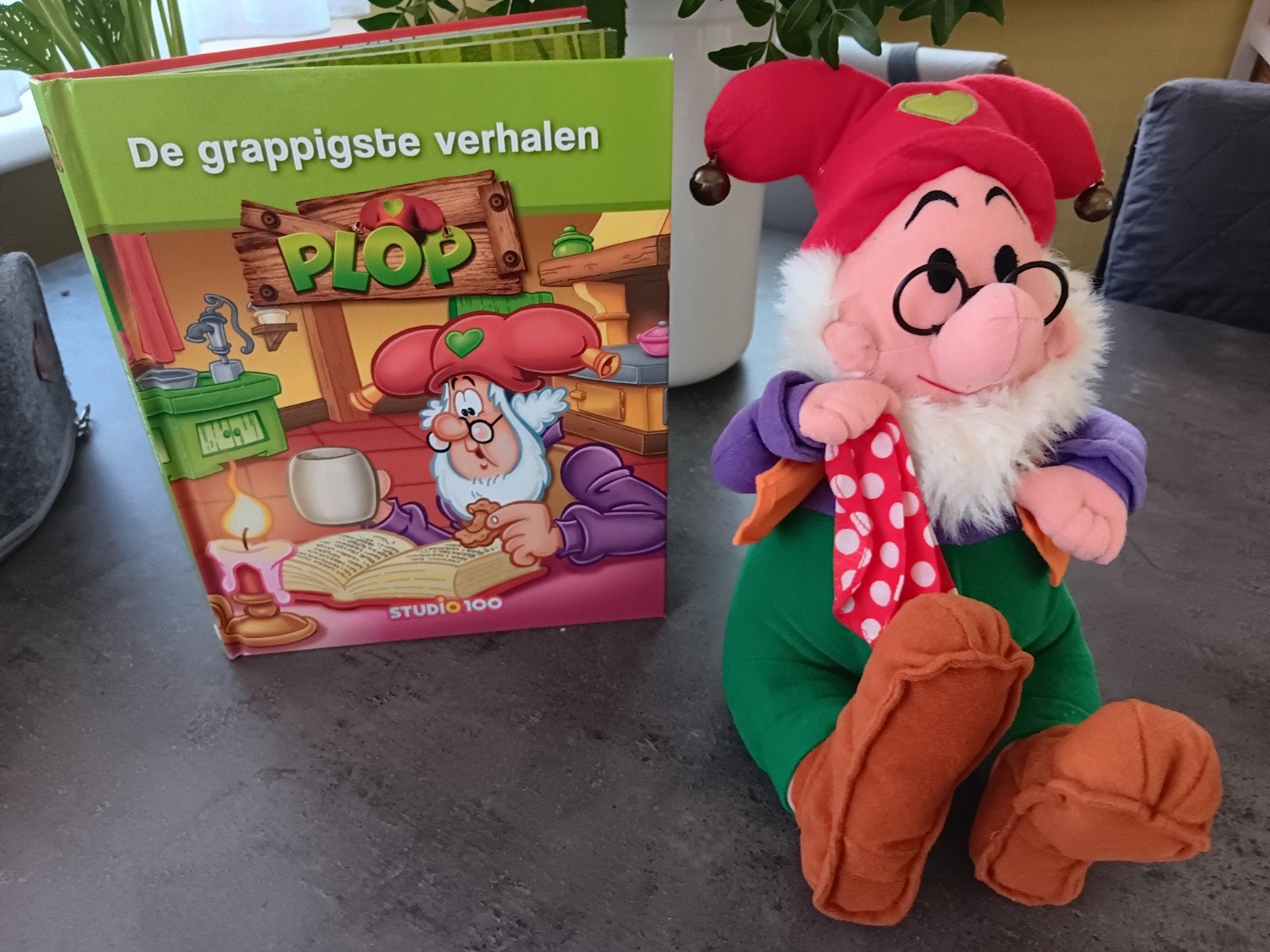 kabouter plop boek met knuffel, Kinderen en Baby's, Overige karakters, Ophalen of Verzenden, Zo goed als nieuw, Overige merken