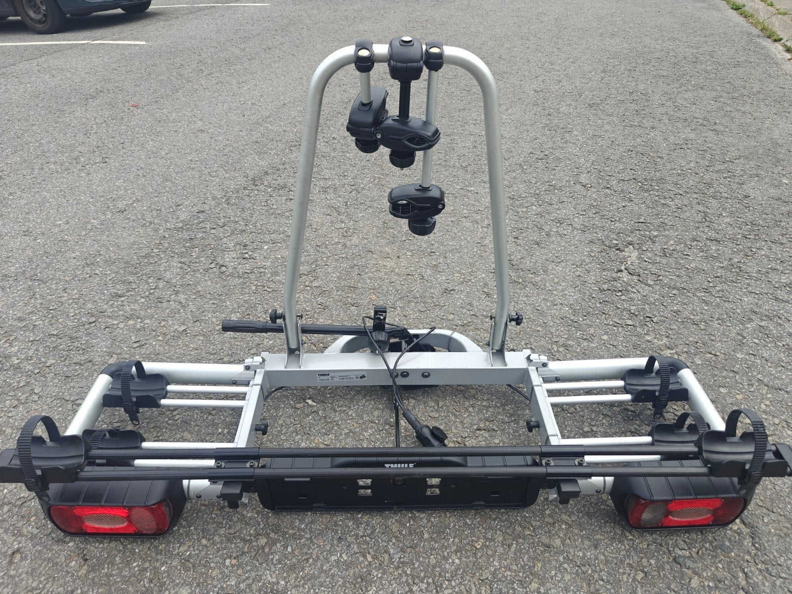 Thule EuroClassic 902 + adaptateur troisième velo