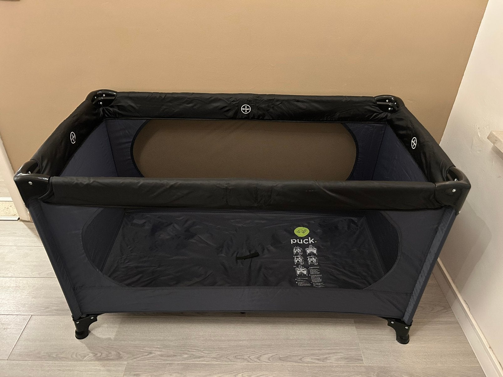 Reisbed Puck + reismatras + 2 hoeslakens, Ophalen, Zo goed als nieuw