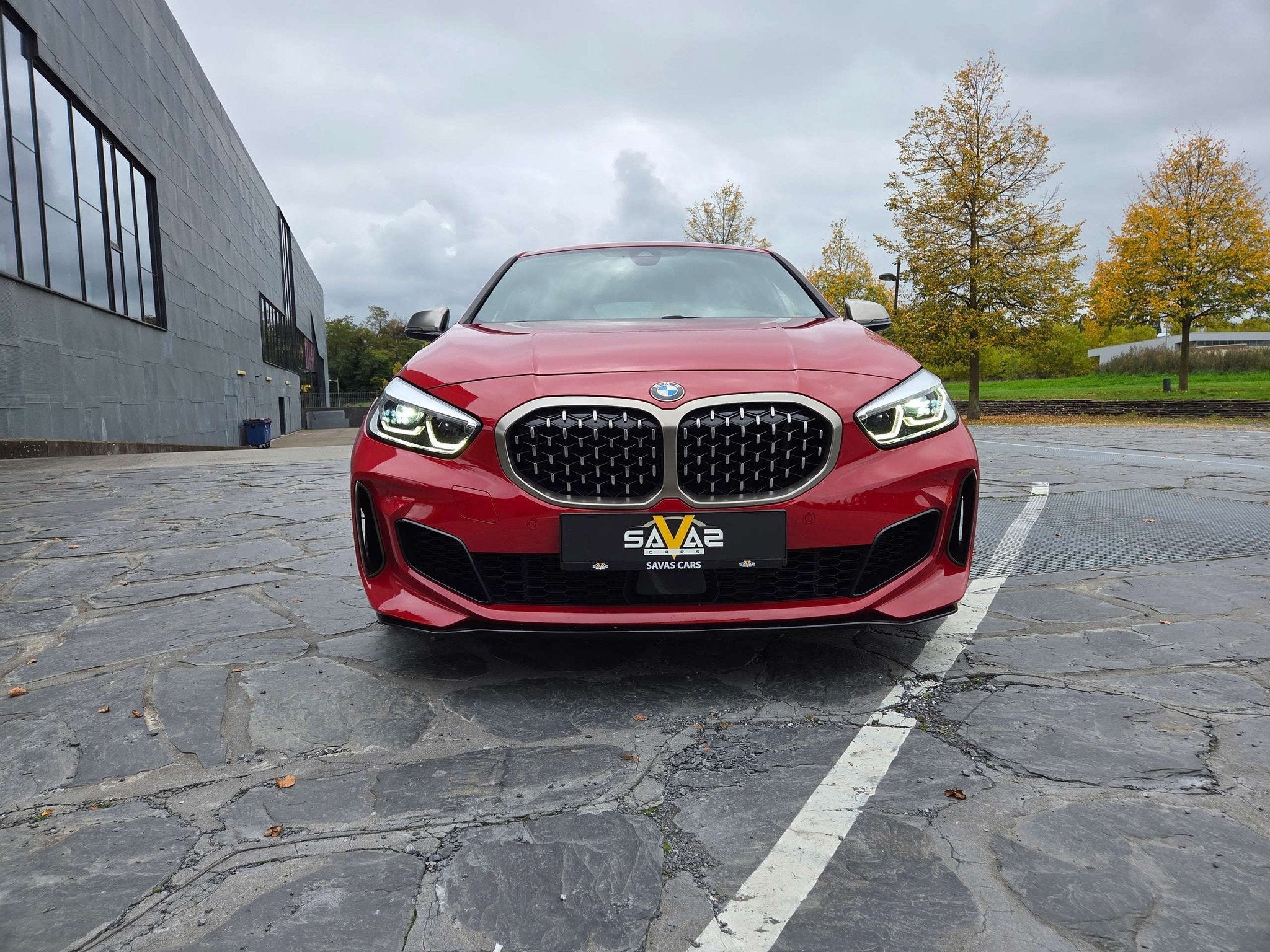 BMW 135 M135i xDrive/PANO/M PERFORMANCE/HARMANKARDON, Auto's, Automaat, 1998 cc, 1 Reeks, Gebruikt