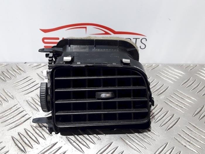 Grille aération tableau de bord d'un Volkswagen Polo, Autos : Pièces & Accessoires, Volkswagen, -, 3 mois de garantie, Utilisé