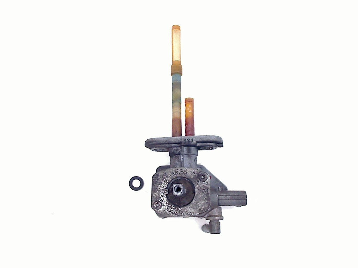 ROBINET DE CARBURANT GSF 600 Bandit 2000-2004 (GSF600 MK2), Dhr. S. di Majo, Utilisé, Info@cama-motorparts.nl, P.J. Troelstraweg 8 8
3144 CX  MAASSLUIS, NL