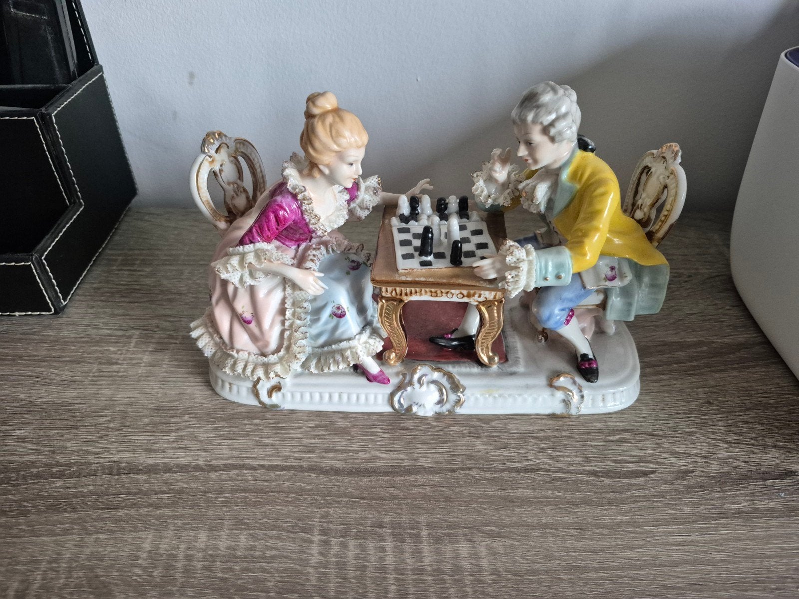 Scène d'échecs en porcelaine du XVIIIe siècle de style rococ, Collections, Enlèvement ou Envoi