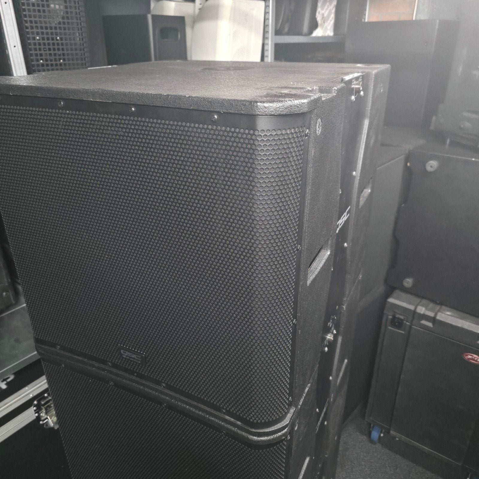Caisson de basses actif QSC KLA181 18 pouces 1000 watts, TV, Hi-fi & Vidéo, Enlèvement ou Envoi, Subwoofer