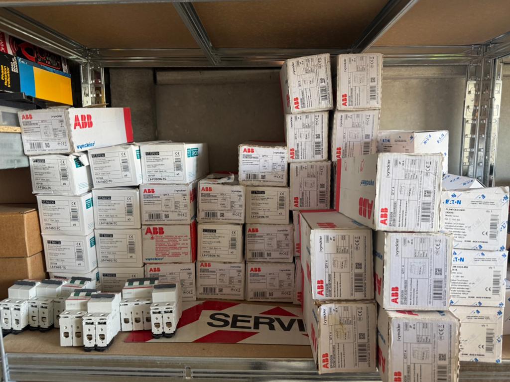 Disjoncteur de 16a-63a, Bricolage & Construction, Enlèvement, Comme neuf