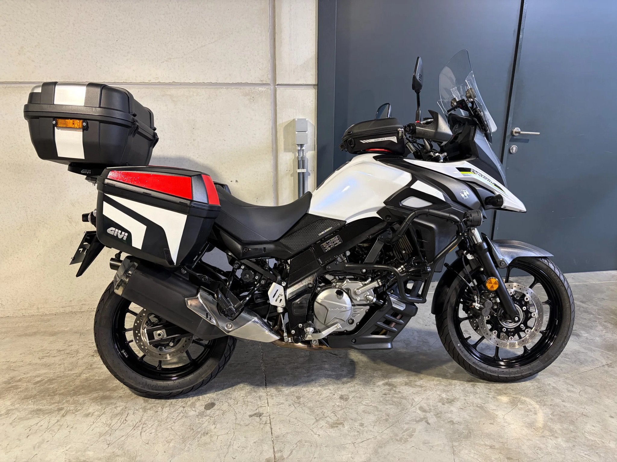 Suzuki DL650 V-strom met veel opties (bj 2019), Bedrijf, Meer dan 35 kW, Overig, 650 cc