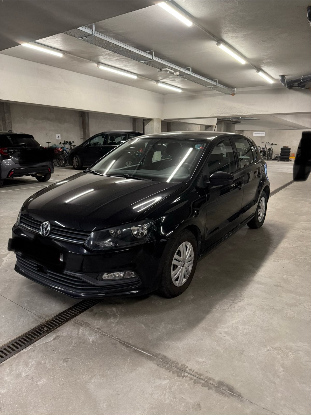 Volkswagen Polo 1.0 trendline 11/2015, Auto's, Volkswagen, Voorwielaandrijving, Zwart, Handgeschakeld, Particulier