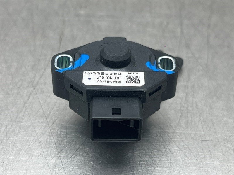 CONTACTEUR FEUX DE STOP Hyundai Tucson (TL) (|93840B2100|), Utilisé, Hyundai