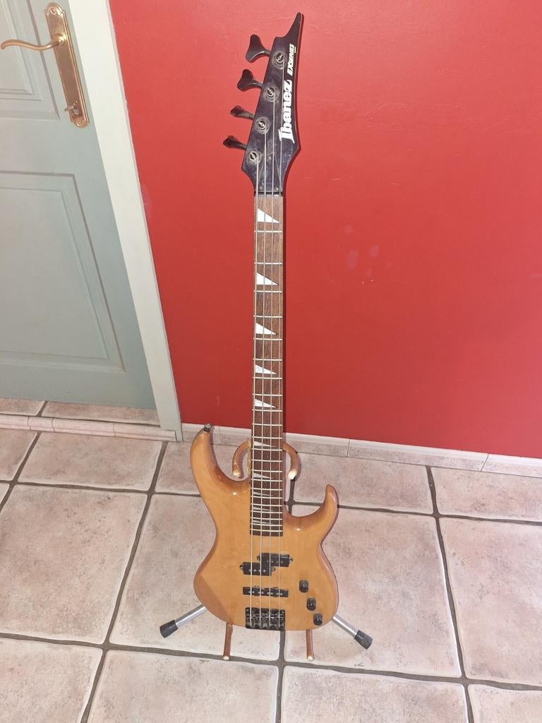 Basse Ibanez + ampli, Musique & Instruments, Instruments à corde | Guitares | Basses, Enlèvement, Utilisé