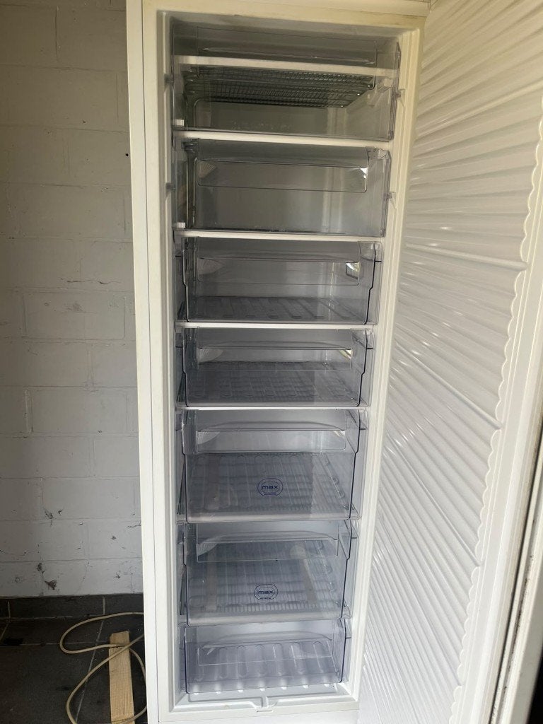 Diepvriezer Whirlpool - Kastmodel - 235L, Elektronische apparatuur, Ophalen, Gebruikt, Vrijstaand, Vrieskast