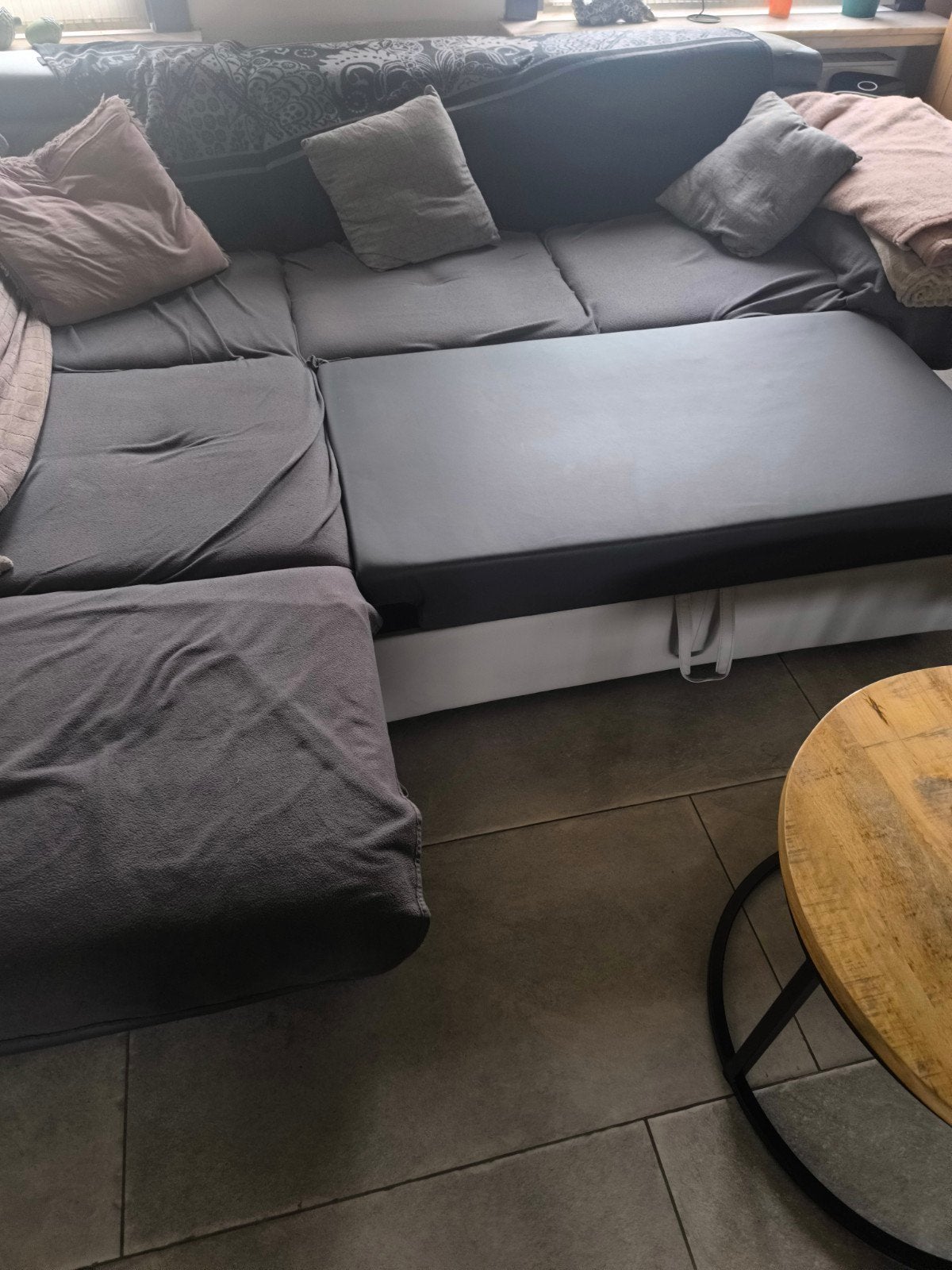 Canapé gratuit avec fonction de lit et espace de rangement., Enlèvement