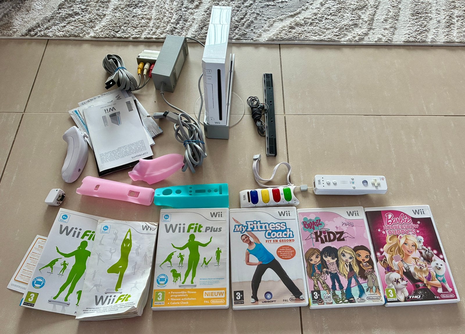 Nintendo Wii + 3 spellen en accesoirs erbij, Ophalen of Verzenden, Zo goed als nieuw, Met 1 controller, Met games