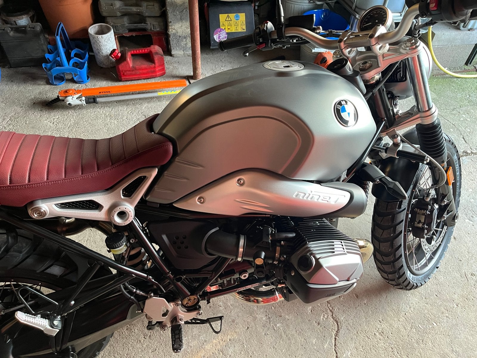 Nine T scrambler