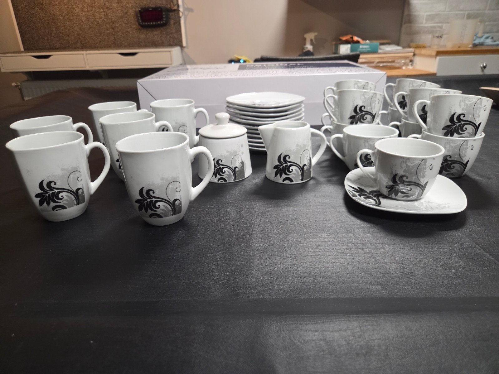 Koffie servies, Ophalen
