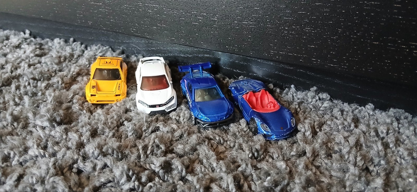 Verschillende kleine autootjes hotwheels en majorette., Enlèvement