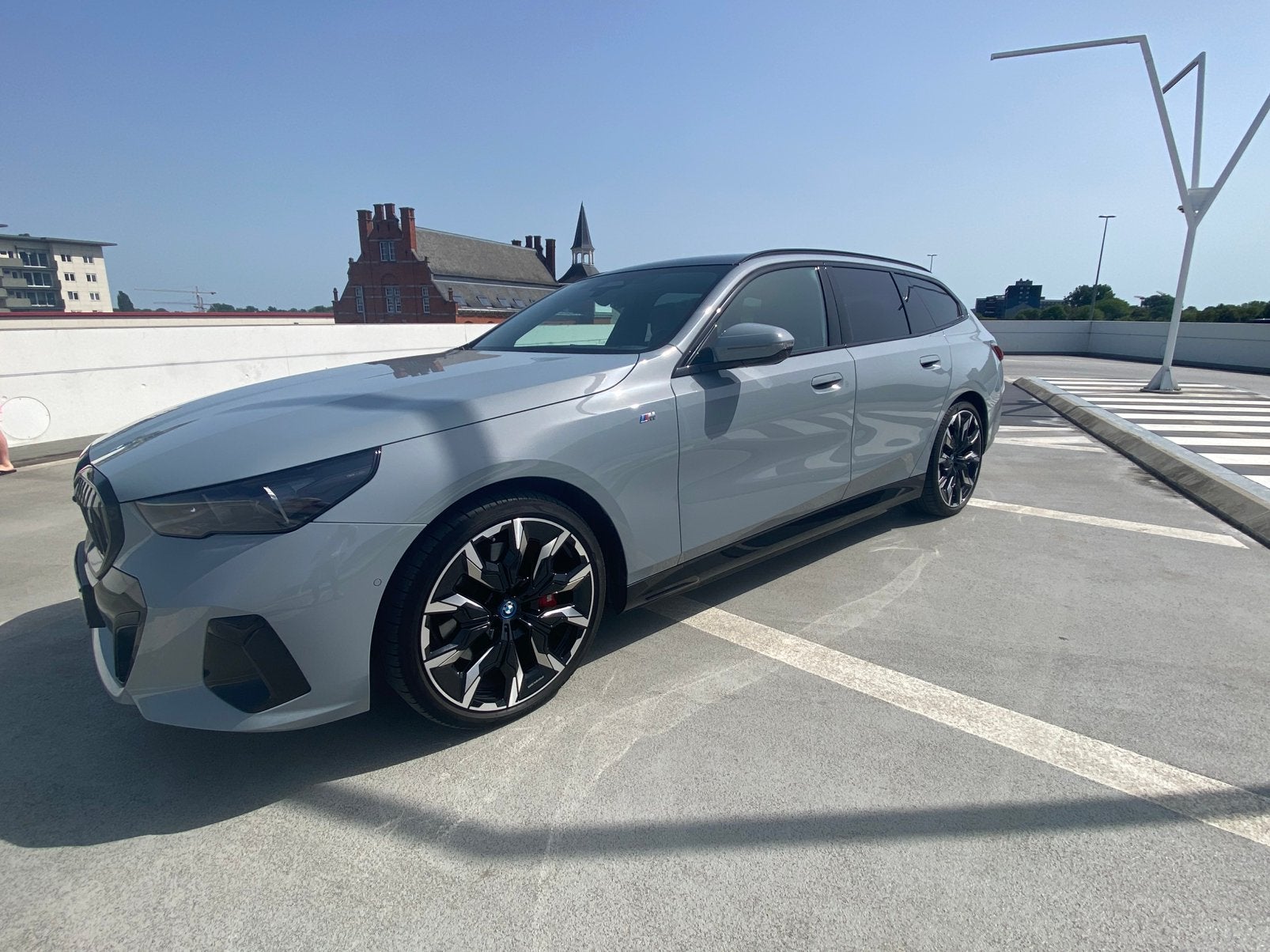 BMW i5 eDrive40 Touring M Sport — Full Option —  -BTW wagen, Auto's, BMW, Automaat, Achterwielaandrijving, Euro 6, Parkeerassistent