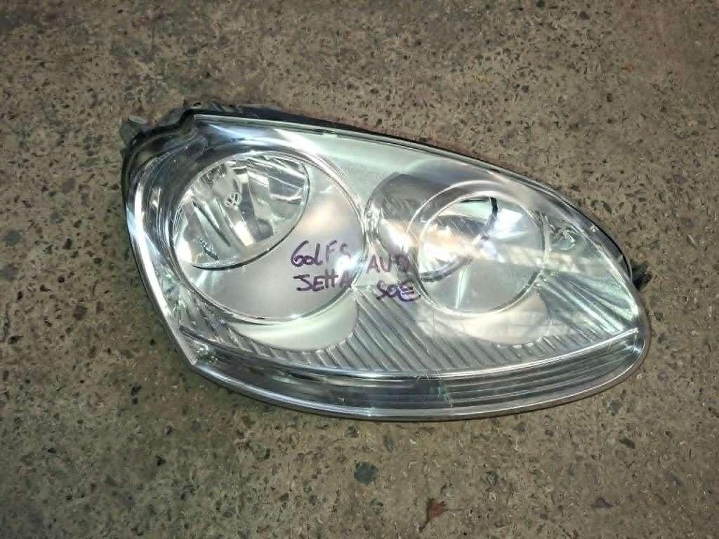 A vendre phare droit VW Golf 5 Jetta, Autos : Pièces & Accessoires, Éclairage, Volkswagen, Utilisé, Enlèvement