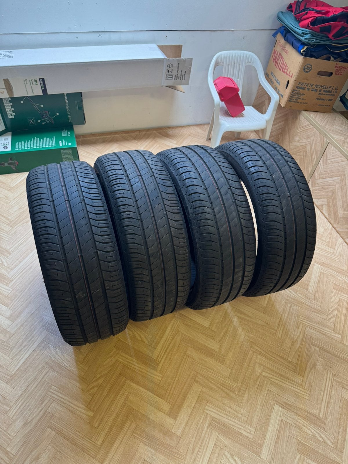 Pneus d'été R17, Autos : Pièces & Accessoires, Neuf, Véhicule de tourisme, Pneus été, 205 mm
