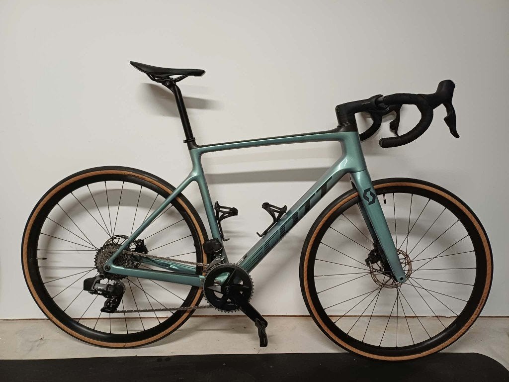 Racefiets Scott Addict 10, modeljaar 2023, maat 56 (Large), Zo goed als nieuw, Meer dan 20 versnellingen, Schijfrem, 53 tot 57 cm