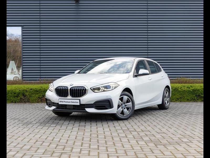BMW 1-Serie Hatch, Auto's, BMW, https://public.car-pass.be/vhr/57dabe91-64f2-496b-a35b-99180bec19d6, 1 Reeks, Wit, Handgeschakeld