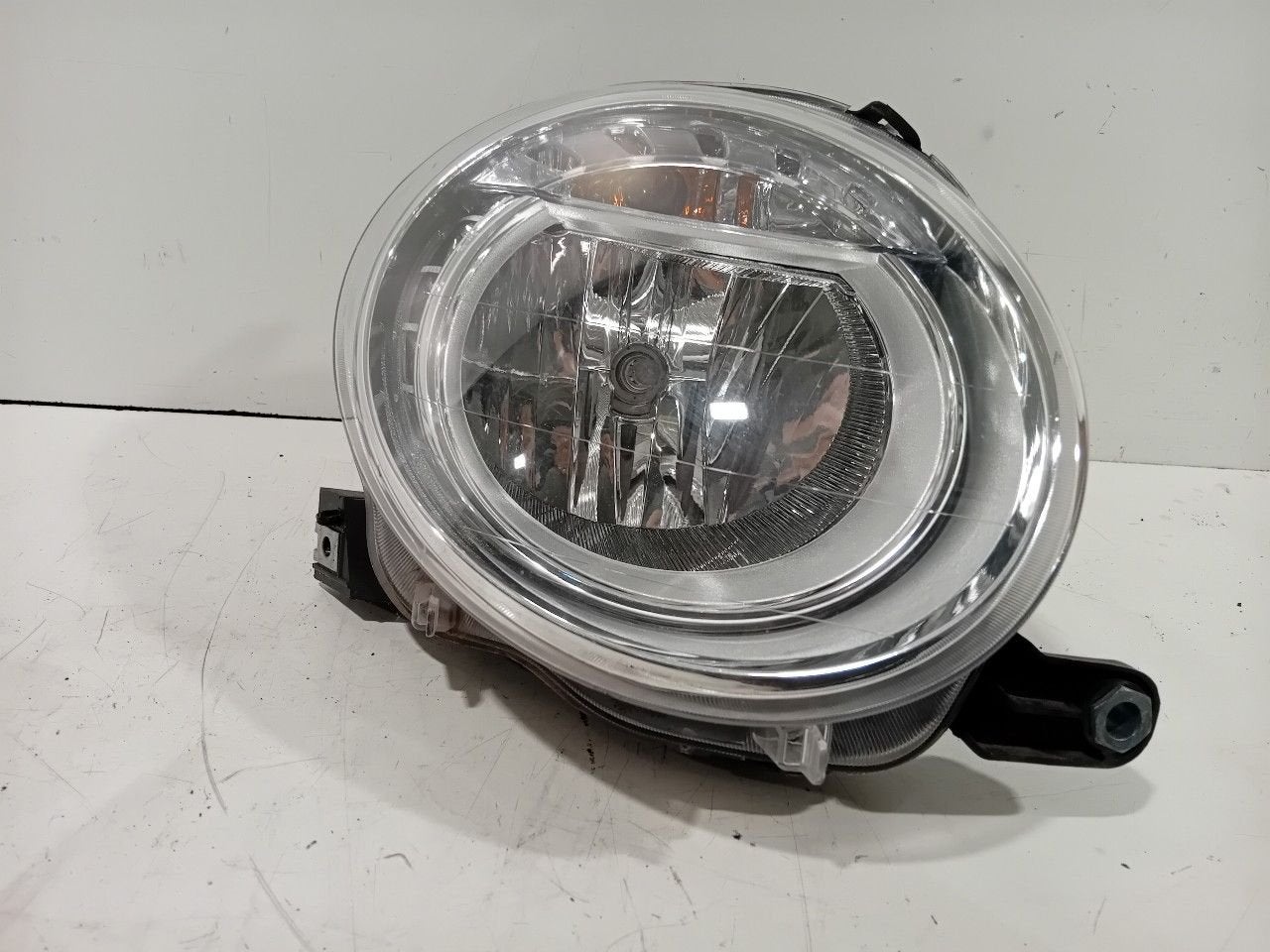 Koplamp rechts Fiat 500, Van der Ven Autorecycling B.V., Ettenseweg 76, 4706 PB Roosendaal, The Netherlands, Enlèvement ou Envoi
