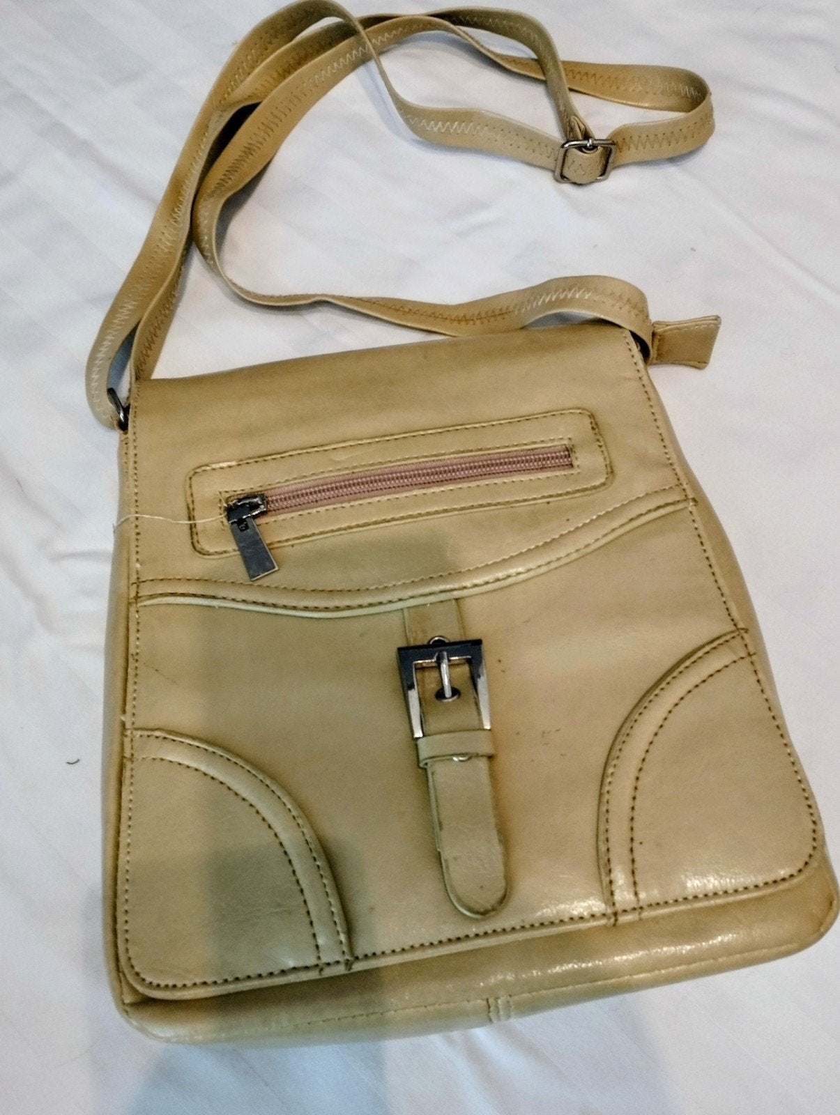 sac à bandoulière en cuir beige 26 X 23 cm, Bijoux, Sacs & Beauté, Sacs | Sacs Femme, Enlèvement, Comme neuf, Beige, Sac à bandoulière